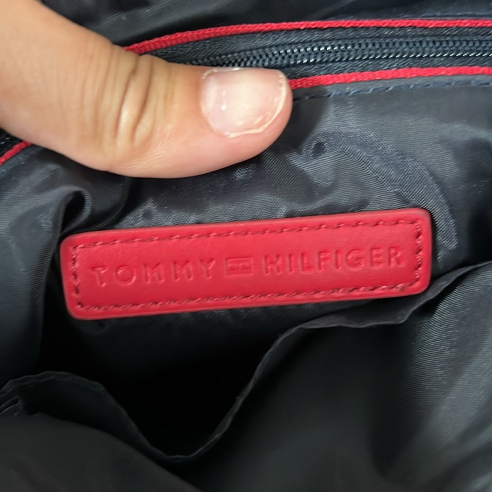 Tommy Hilfiger crossbody bag - Picture 3 of 4